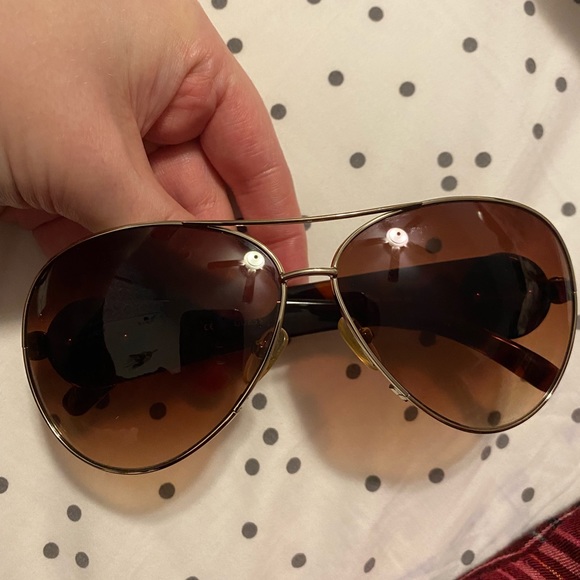 GUESS UVA/UVB Protected Sunglasses - Picture 6 of 6